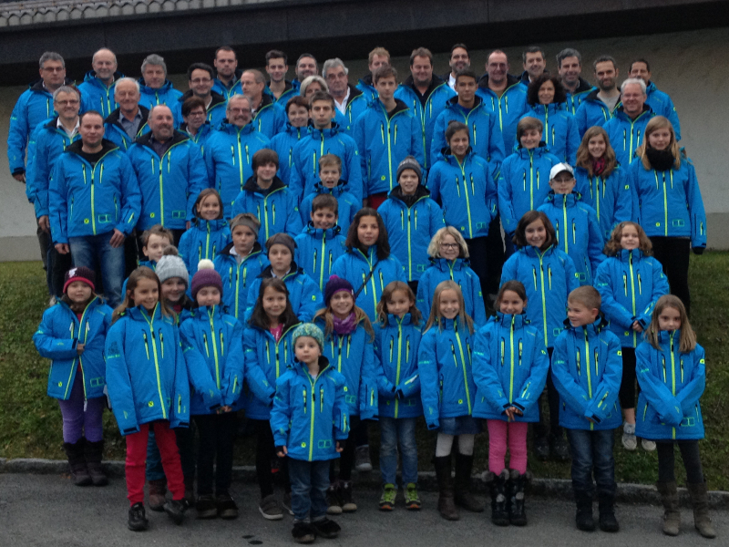 Gruppenfoto Skibekleidung